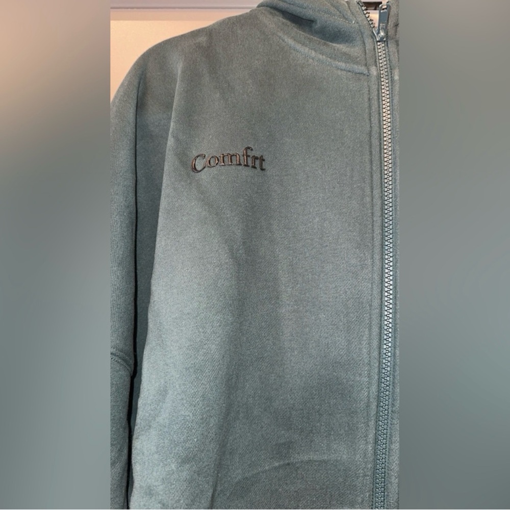 NWOT Comfrt Cloud Zip - Picture 3 of 4